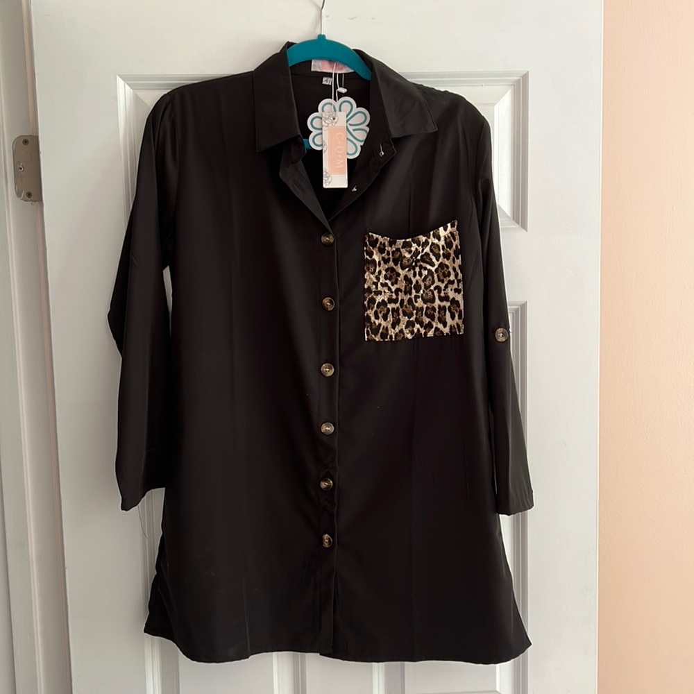 Long sleeve button down with Jaguar pocket